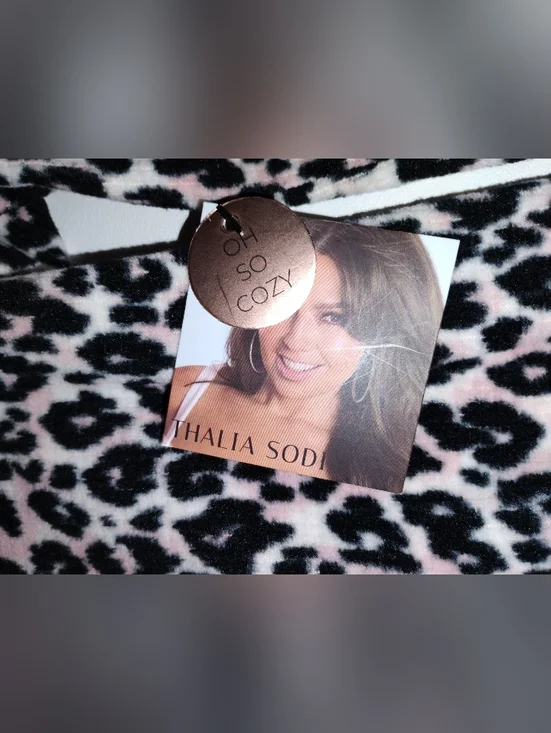 Thalia Sodi Long-Sleeve Leopard Print V-Neck  Night Pj's Top - Black & White - Picture 4 of 6